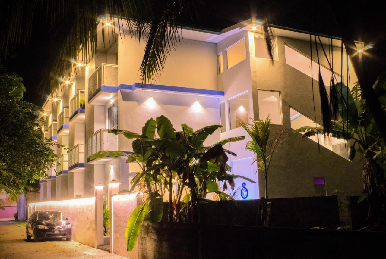 Silver County Hotel, Fuvahmulah - Maldives エクステリア 写真